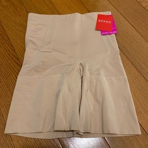 Spanx mid-thigh short